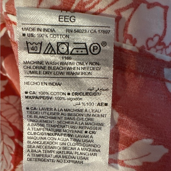 Old Navy Red and White Casual Button Down Shirt - Picture 5 of 5